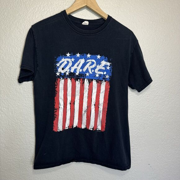 Fruit of the Loom DARE T Shirt Medium Black Vintage American Flag Graphic 90s - Picture 1 of 7
